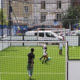 Un terrain de foot 5x5 a été inauguré jeudi dans le quartier des Grottes à Genève. Il remplace un parking.